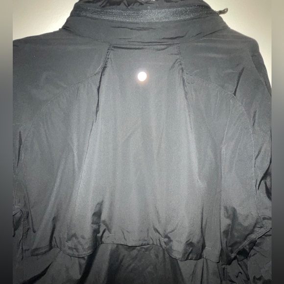 Men’s lululemon windbreaker jacket - Picture 10 of 11